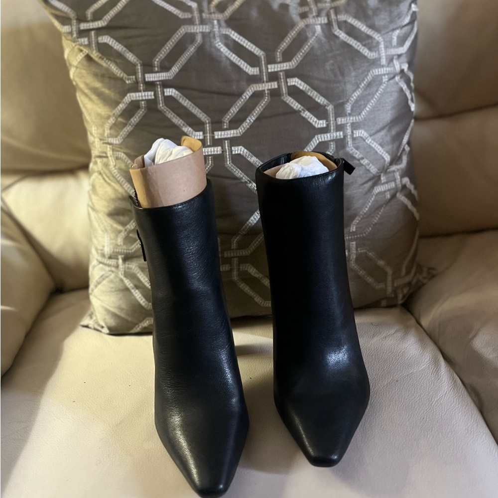 Elegant Black Ankle Boots